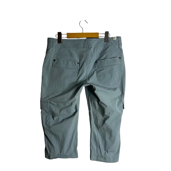 MEC Women's Light Blue Capris Hiking Pant - Picture 10 of 10